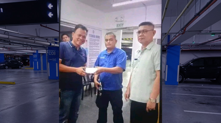 Honest mall utility worker finds lost cellphone; turns over to owner