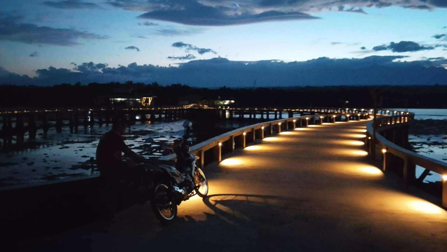 PROJECT WATCH: AMORAP Boardwalk at night