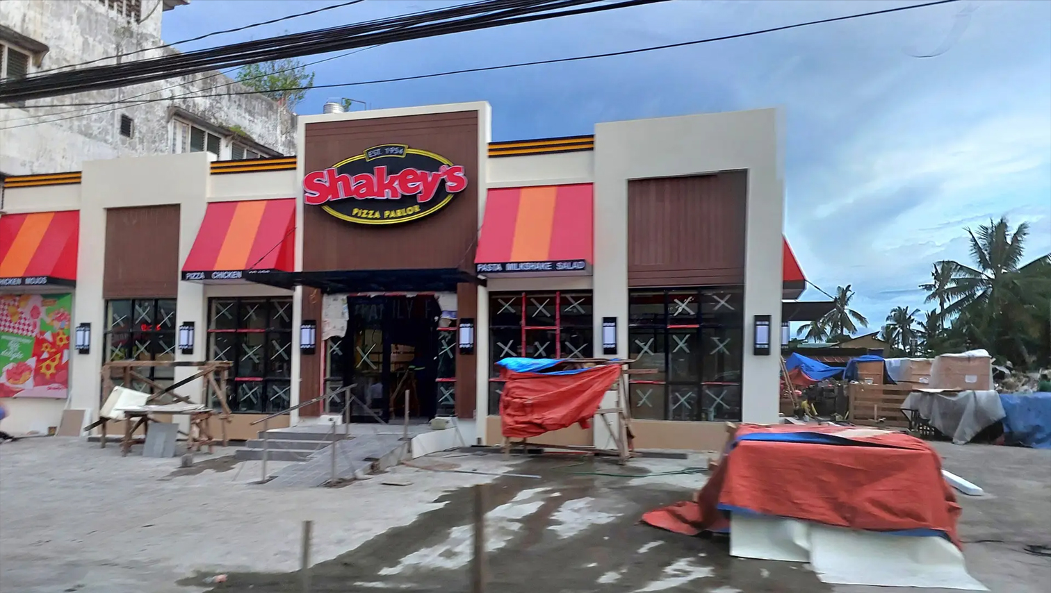 Shakey’s Ozamiz nearing completion
